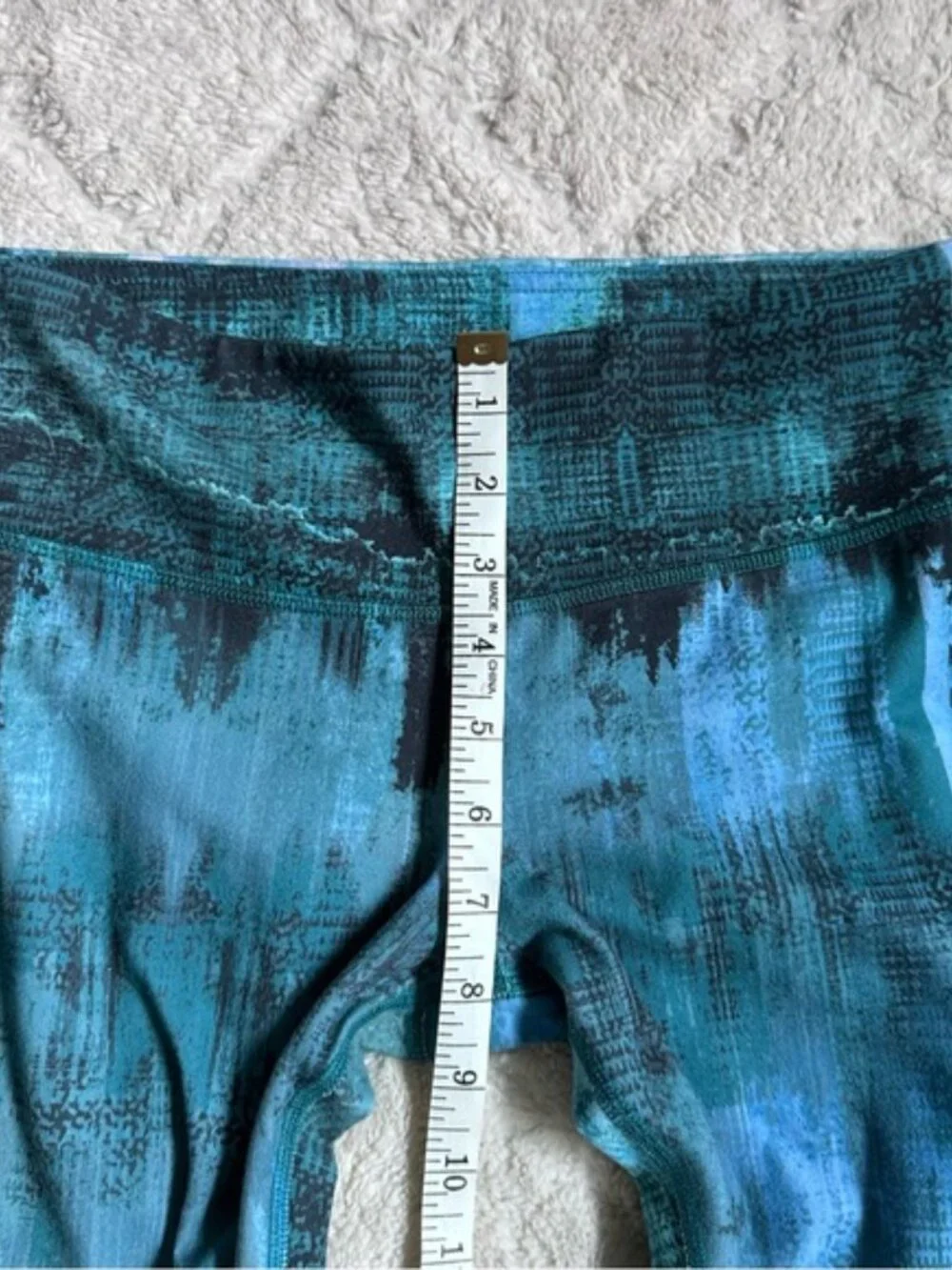 ALO Yoga | Blue and Black Tie Dye Ribbed Low Rise Goddess Leggings | Size Small